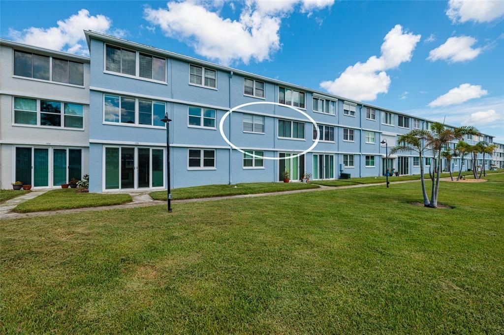 На продажу: $144,900 (2 спален, 2 ванн, 1035 Квадратных фут)
