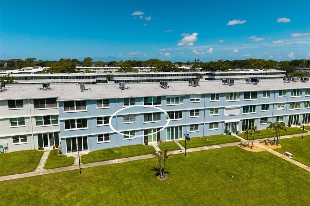 На продажу: $144,900 (2 спален, 2 ванн, 1035 Квадратных фут)