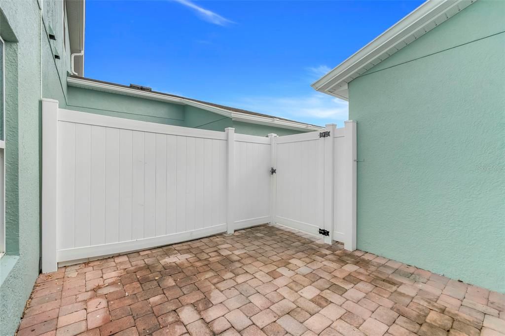 For Sale: $335,000 (3 beds, 2 baths, 1629 Square Feet)