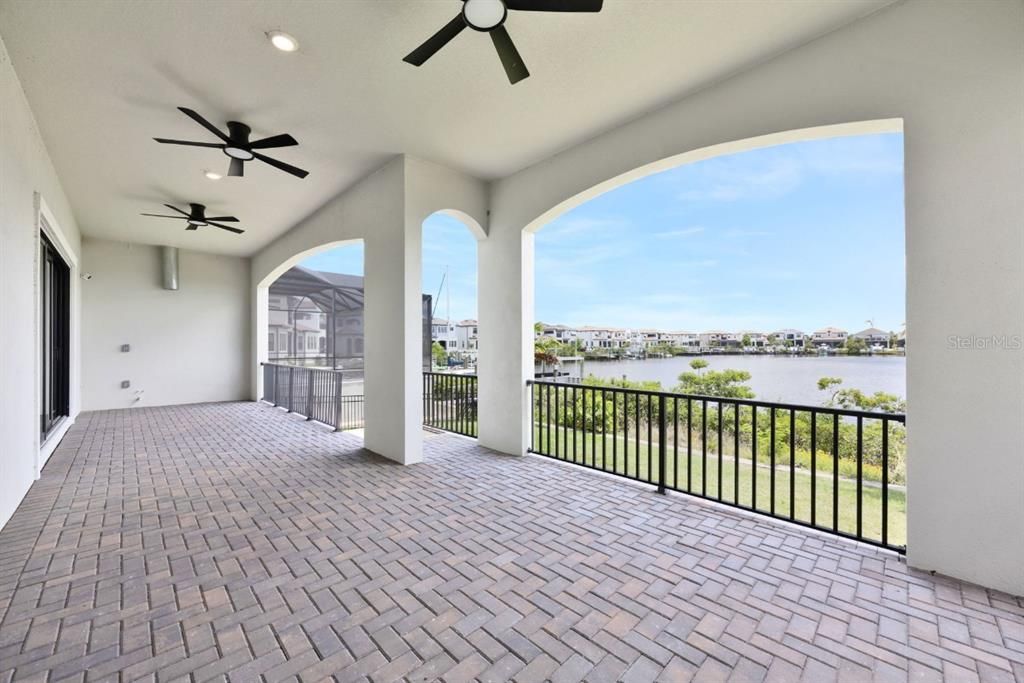 For Sale: $975,000 (3 beds, 2 baths, 2447 Square Feet)