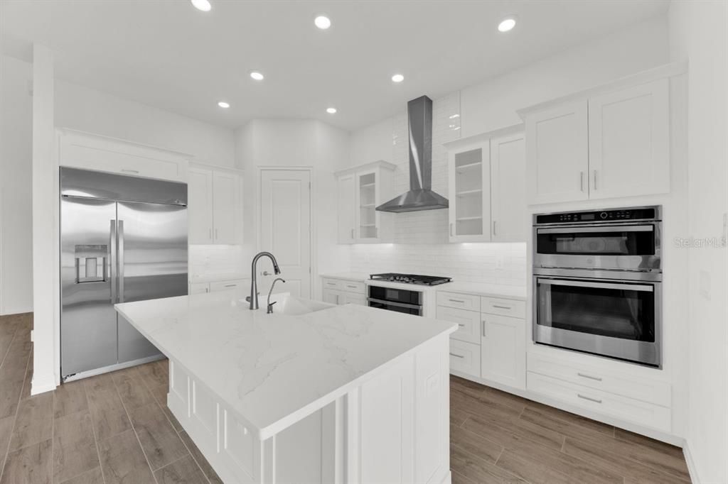 For Sale: $975,000 (3 beds, 2 baths, 2447 Square Feet)