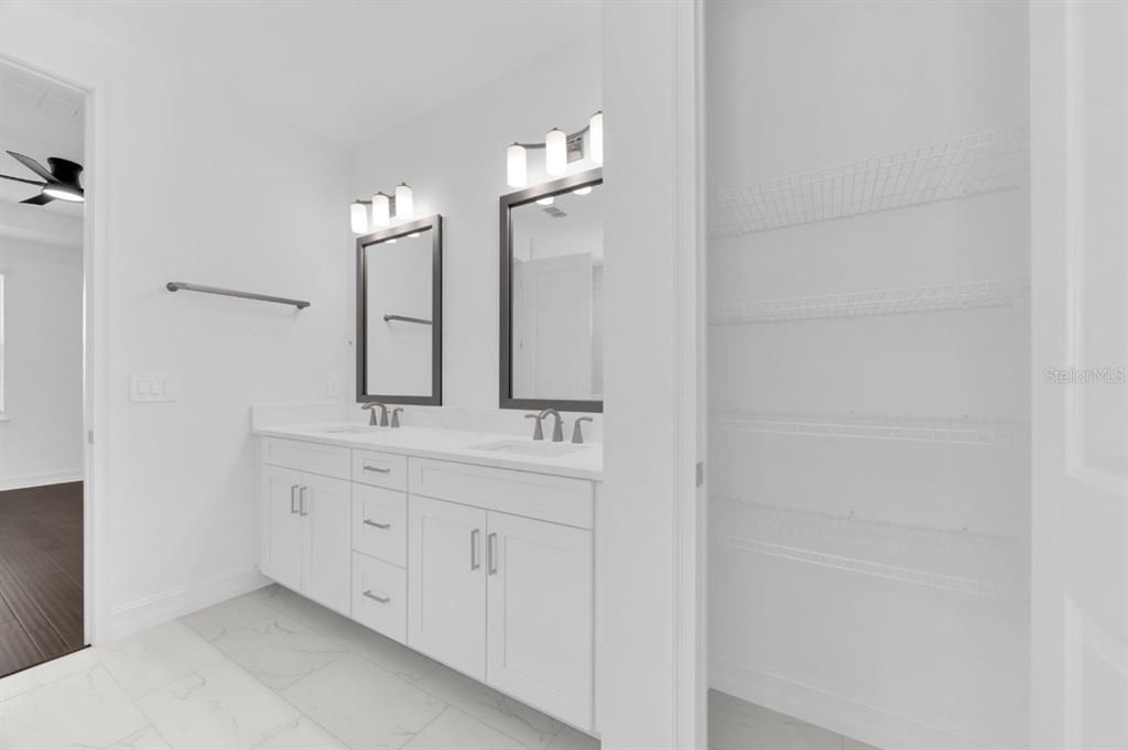 For Sale: $975,000 (3 beds, 2 baths, 2447 Square Feet)