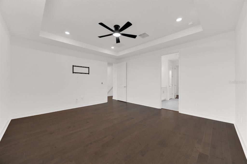For Sale: $975,000 (3 beds, 2 baths, 2447 Square Feet)