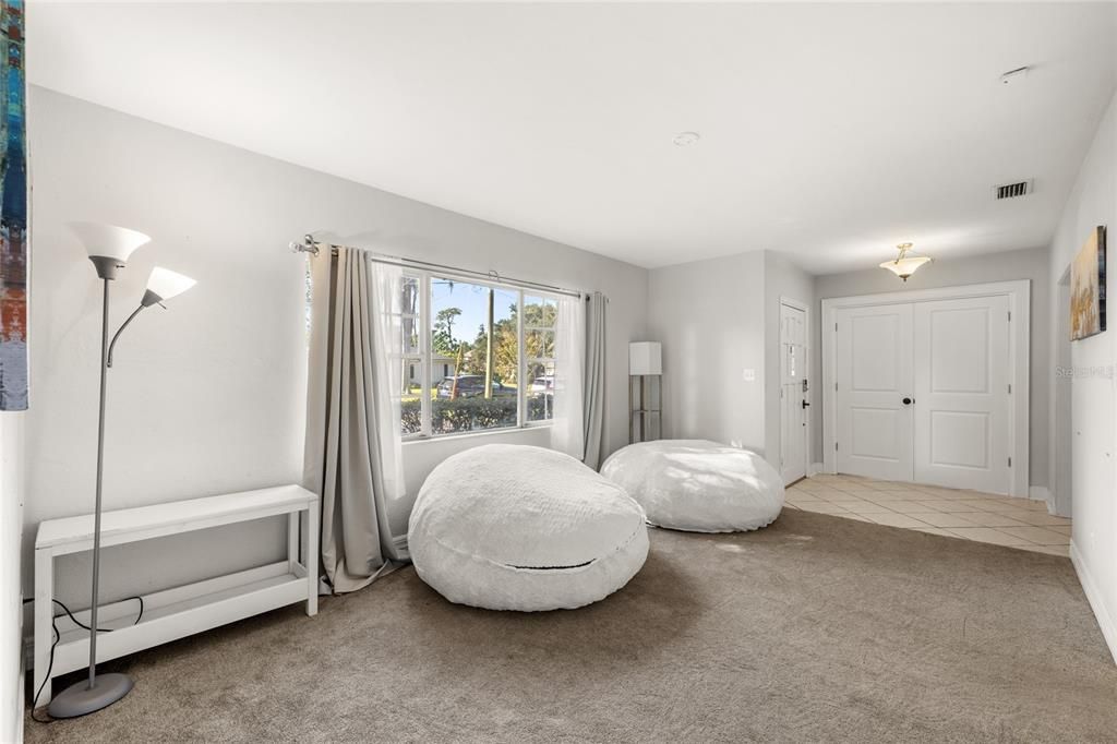 For Sale: $525,000 (3 beds, 2 baths, 1594 Square Feet)