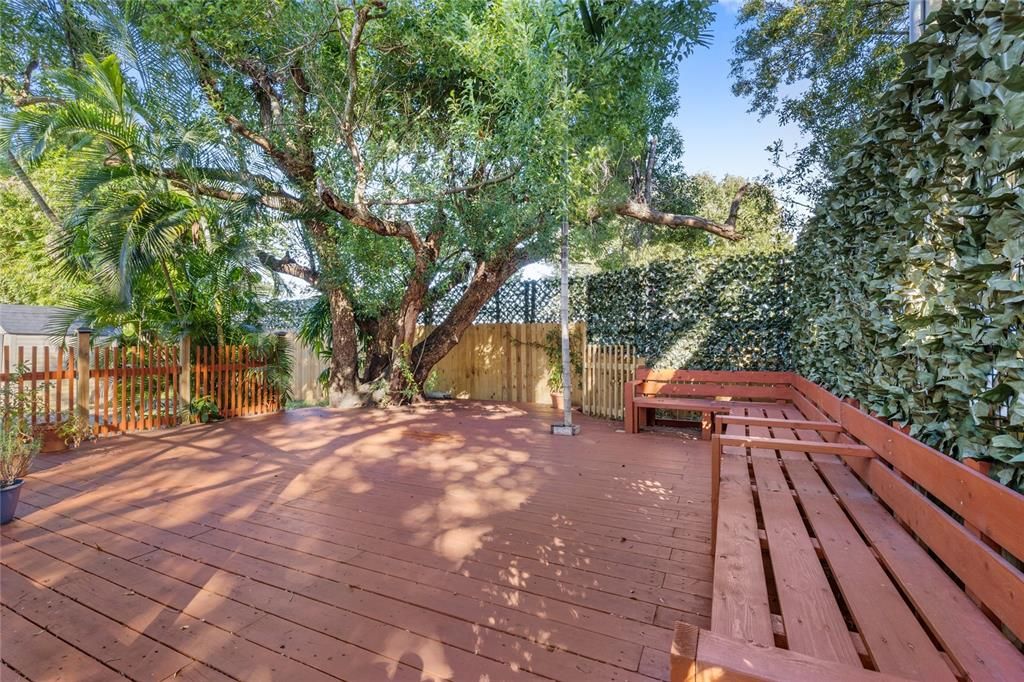 For Sale: $525,000 (3 beds, 2 baths, 1594 Square Feet)