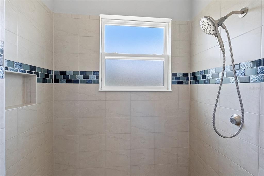 En Venta: $425,000 (3 camas, 2 baños, 1806 Pies cuadrados)