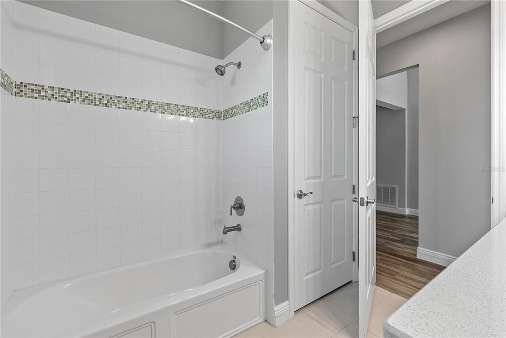 En Venta: $425,000 (3 camas, 2 baños, 1806 Pies cuadrados)