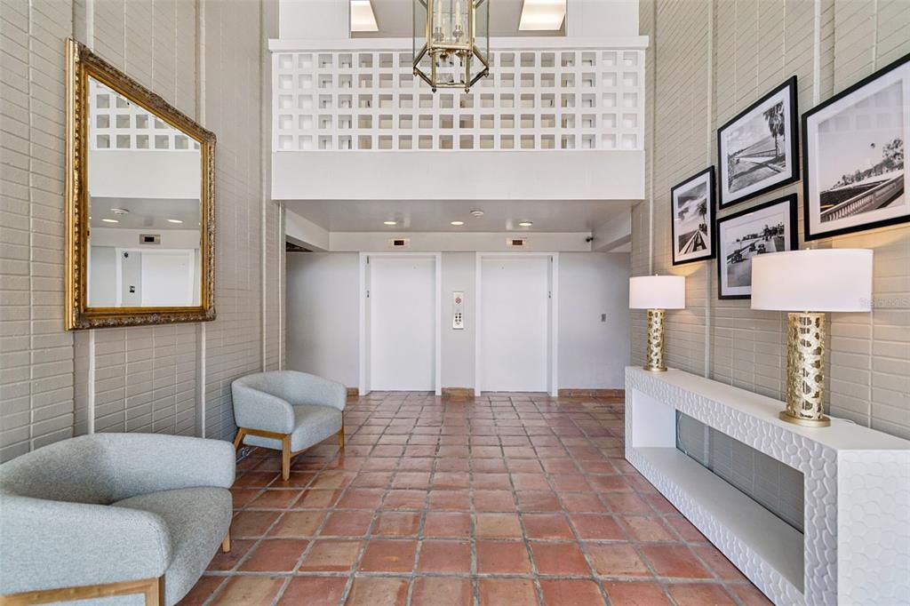 For Sale: $249,000 (1 beds, 1 baths, 656 Square Feet)