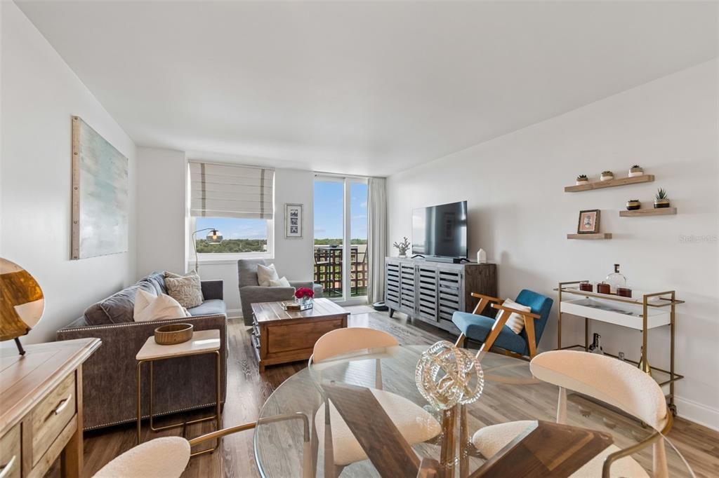 For Sale: $249,000 (1 beds, 1 baths, 656 Square Feet)