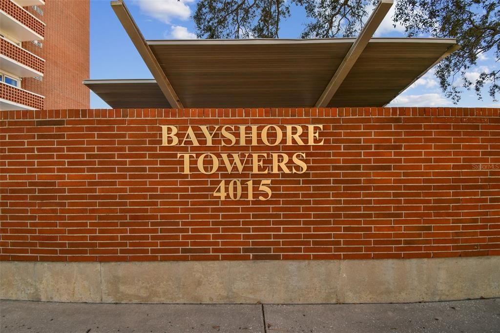 For Sale: $249,000 (1 beds, 1 baths, 656 Square Feet)