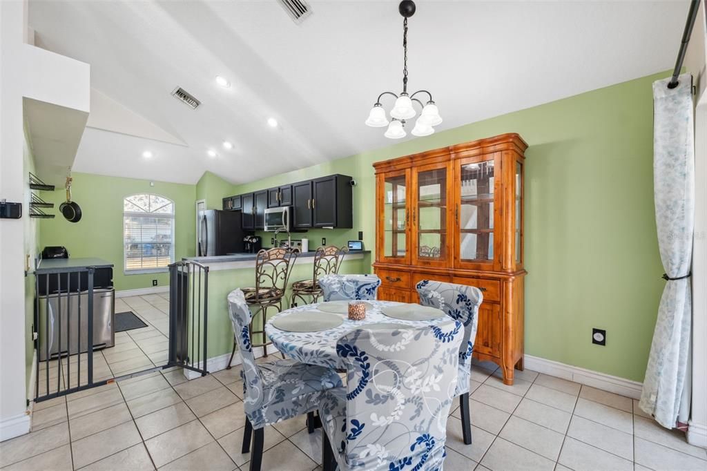 For Sale: $395,000 (3 beds, 2 baths, 1752 Square Feet)