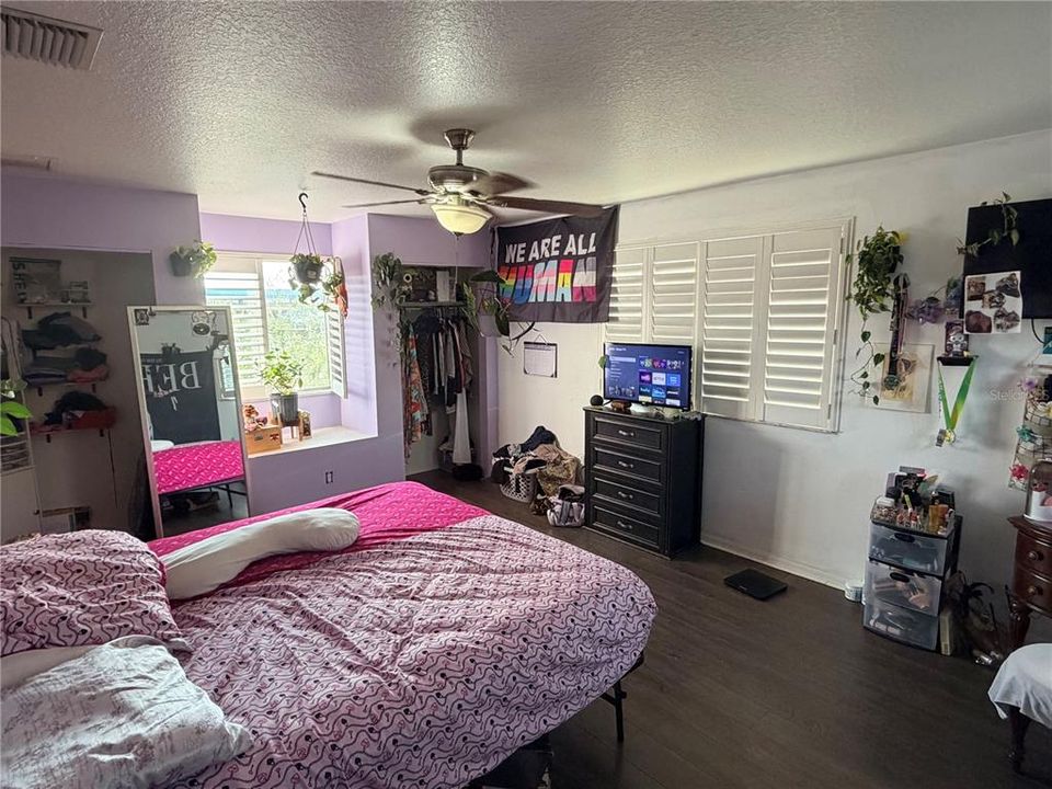 For Sale: $450,000 (5 beds, 3 baths, 3364 Square Feet)