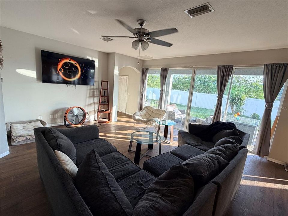 For Sale: $450,000 (5 beds, 3 baths, 3364 Square Feet)