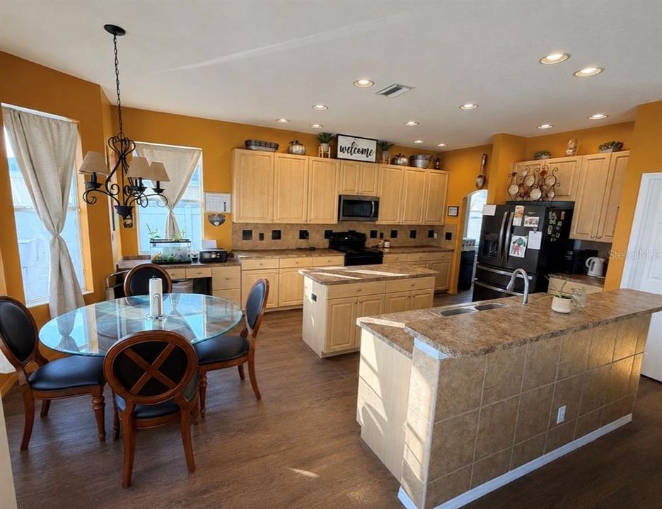 For Sale: $450,000 (5 beds, 3 baths, 3364 Square Feet)