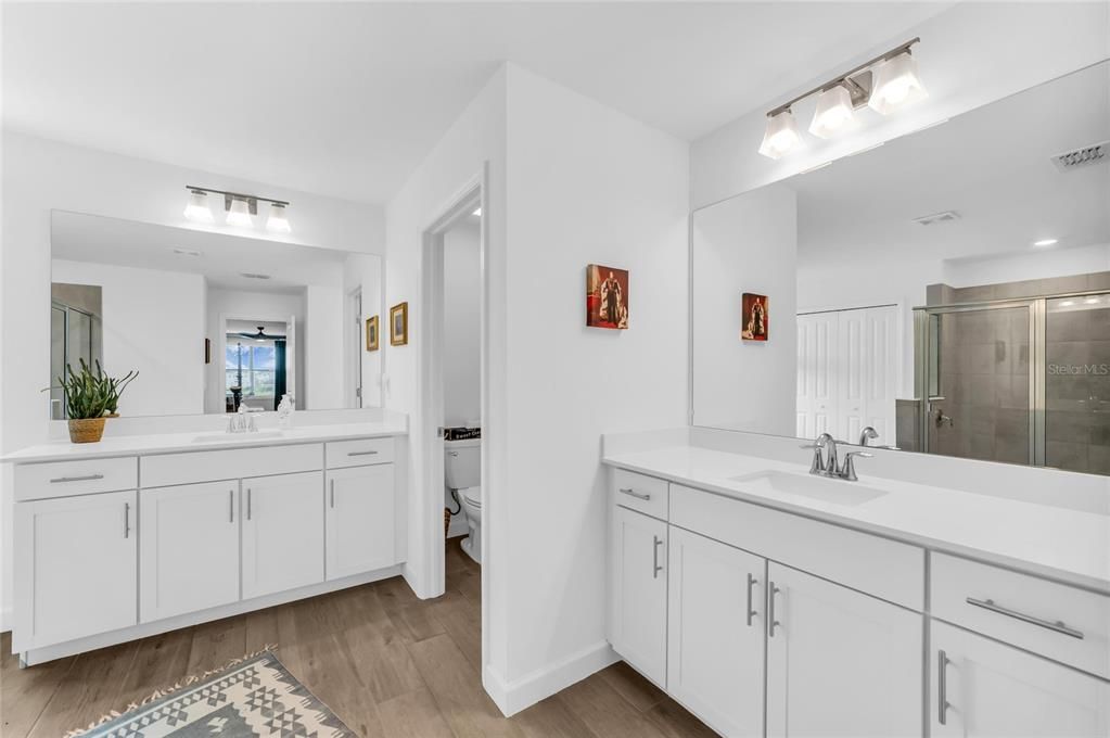 En Venta: $795,000 (5 camas, 4 baños, 3336 Pies cuadrados)