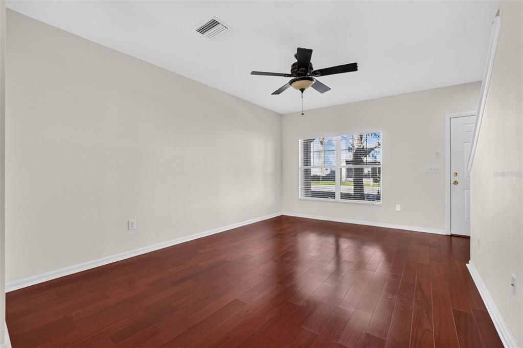 En Venta: $269,000 (2 camas, 2 baños, 1210 Pies cuadrados)