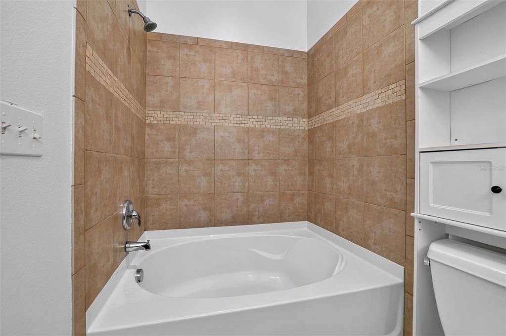 En Venta: $269,000 (2 camas, 2 baños, 1210 Pies cuadrados)