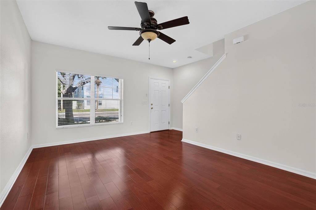 En Venta: $269,000 (2 camas, 2 baños, 1210 Pies cuadrados)