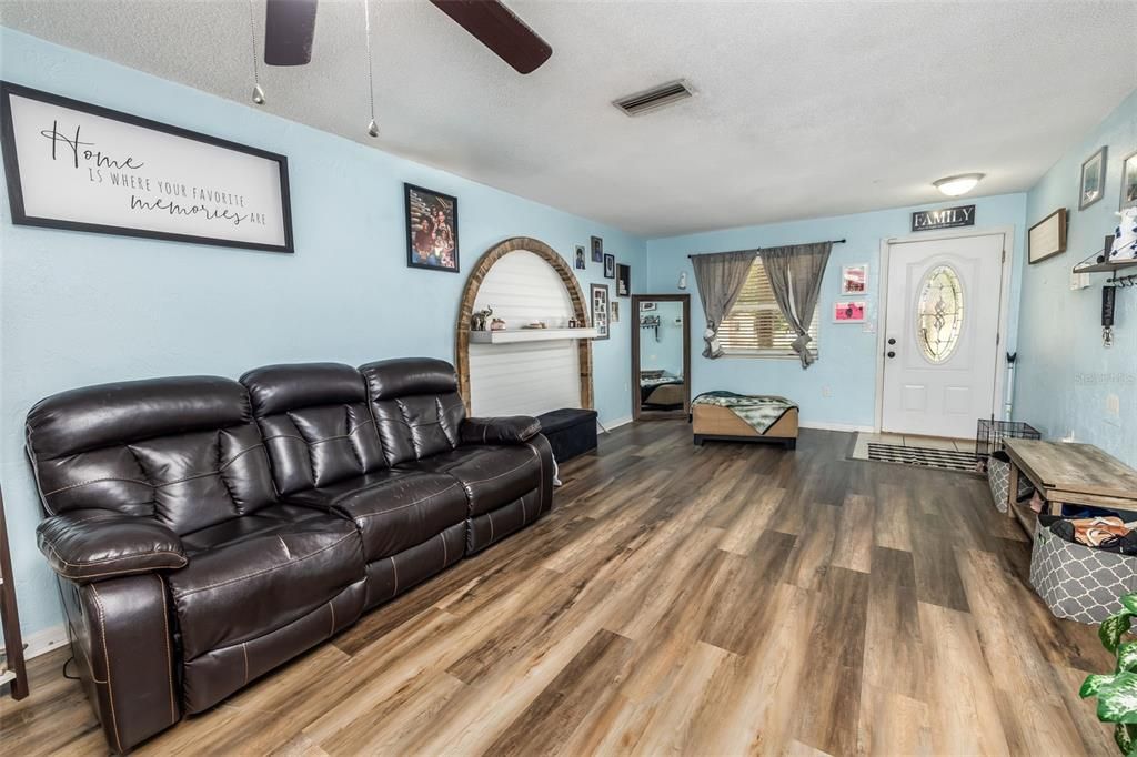 En Venta: $299,000 (3 camas, 1 baños, 1487 Pies cuadrados)
