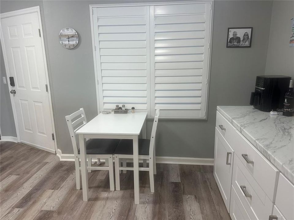 На продажу: $229,900 (3 спален, 2 ванн, 1360 Квадратных фут)