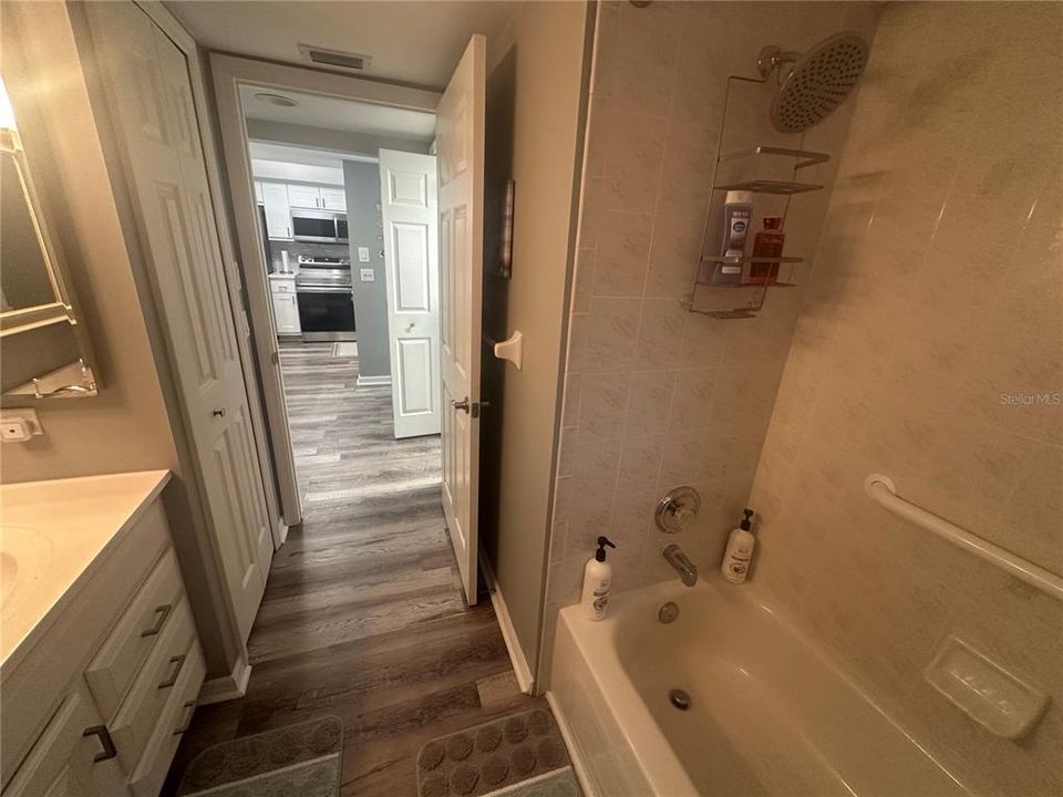 На продажу: $229,900 (3 спален, 2 ванн, 1360 Квадратных фут)