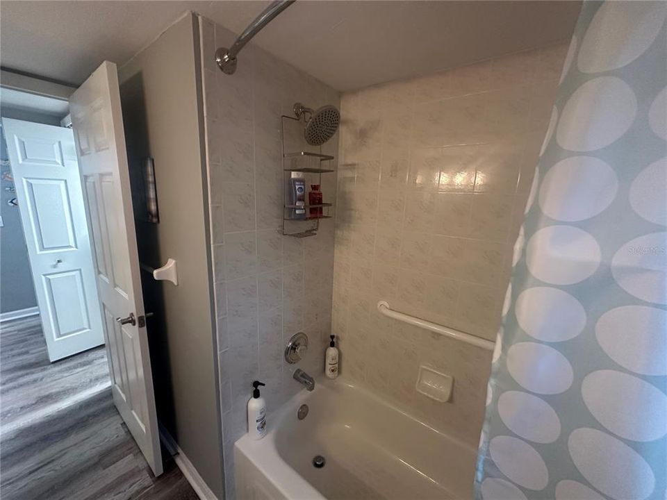 На продажу: $229,900 (3 спален, 2 ванн, 1360 Квадратных фут)