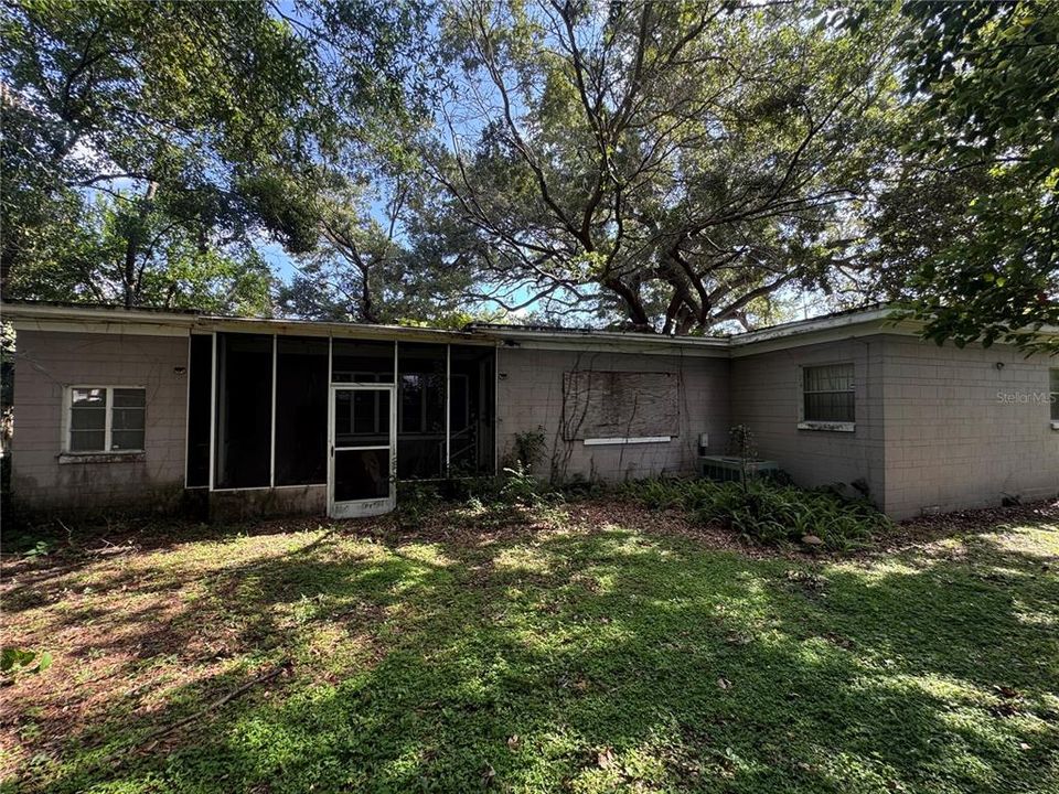 For Sale: $398,000 (3 beds, 2 baths, 1662 Square Feet)