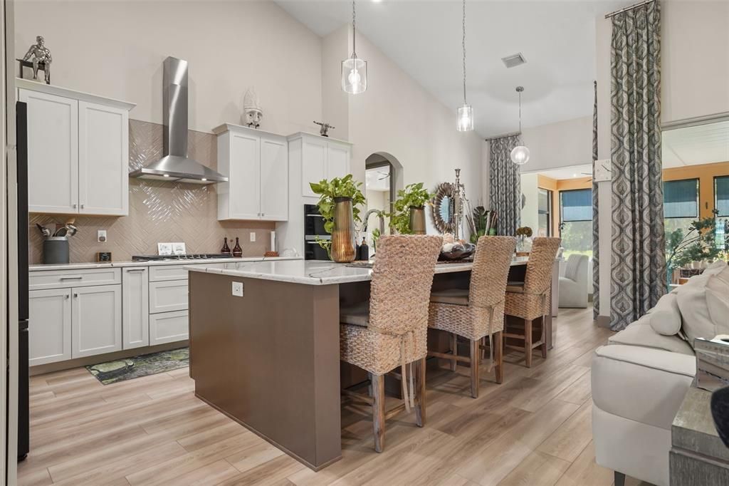 En Venta: $899,900 (4 camas, 3 baños, 2518 Pies cuadrados)