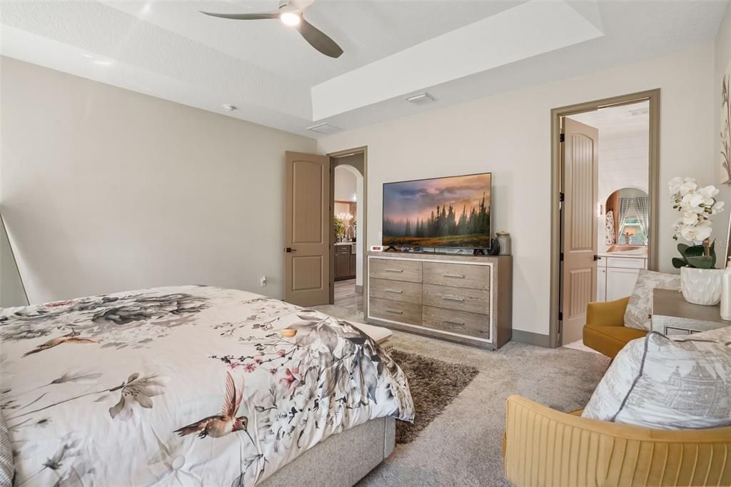En Venta: $899,900 (4 camas, 3 baños, 2518 Pies cuadrados)