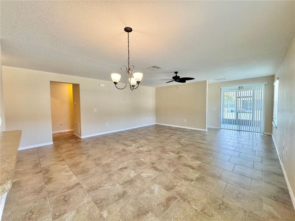 For Rent: $1,800 (3 beds, 2 baths, 1700 Square Feet)