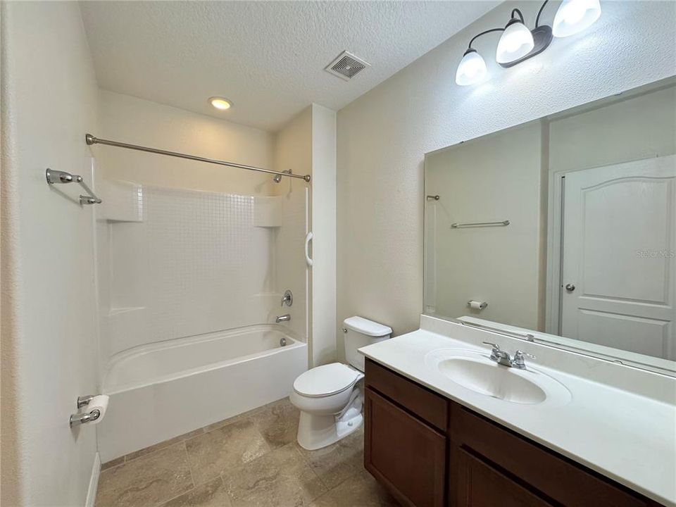 For Rent: $1,800 (3 beds, 2 baths, 1700 Square Feet)