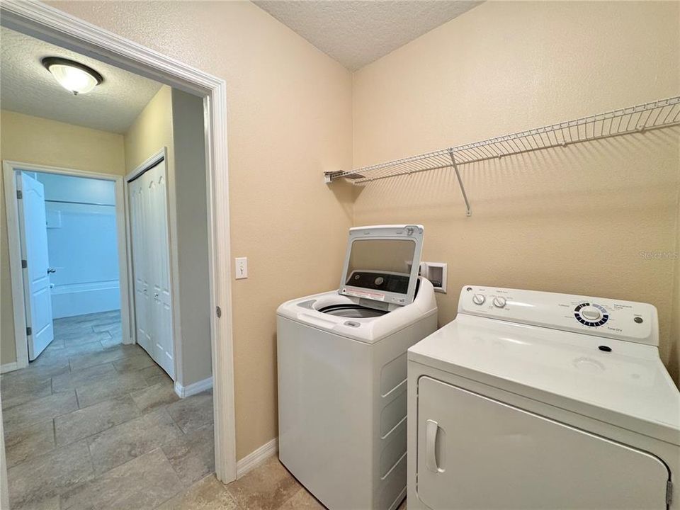 For Rent: $1,800 (3 beds, 2 baths, 1700 Square Feet)