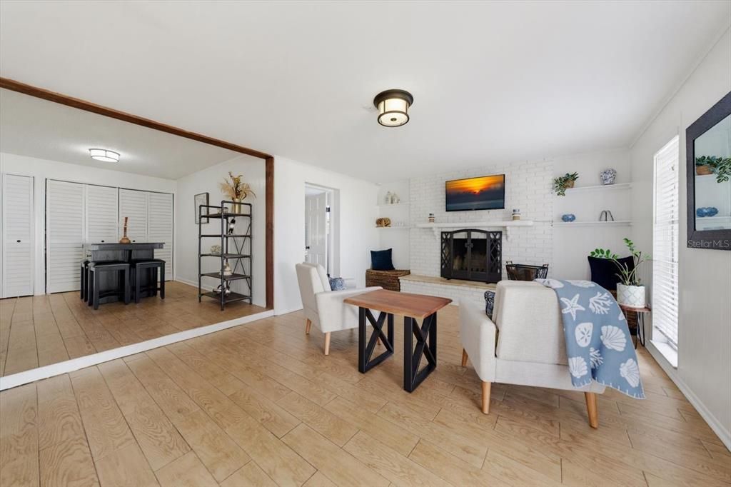 На продажу: $495,000 (4 спален, 2 ванн, 1829 Квадратных фут)