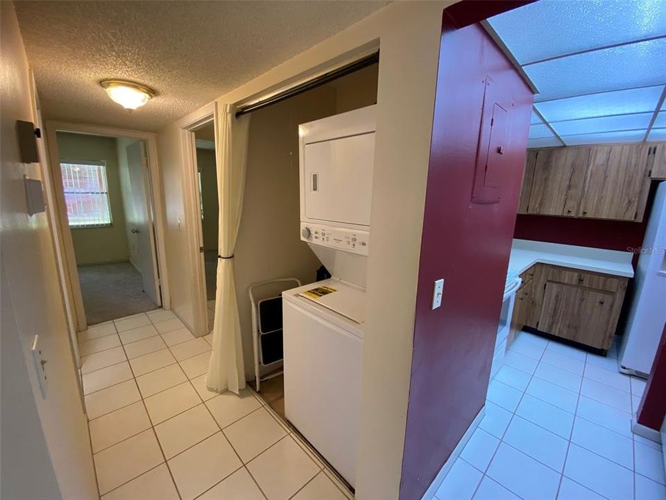 For Sale: $148,000 (2 beds, 2 baths, 897 Square Feet)