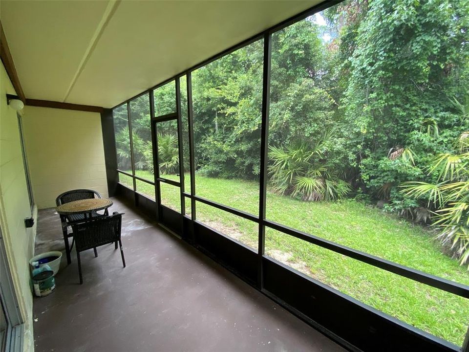 For Sale: $148,000 (2 beds, 2 baths, 897 Square Feet)