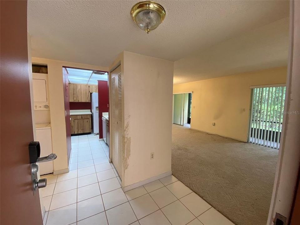 For Sale: $148,000 (2 beds, 2 baths, 897 Square Feet)