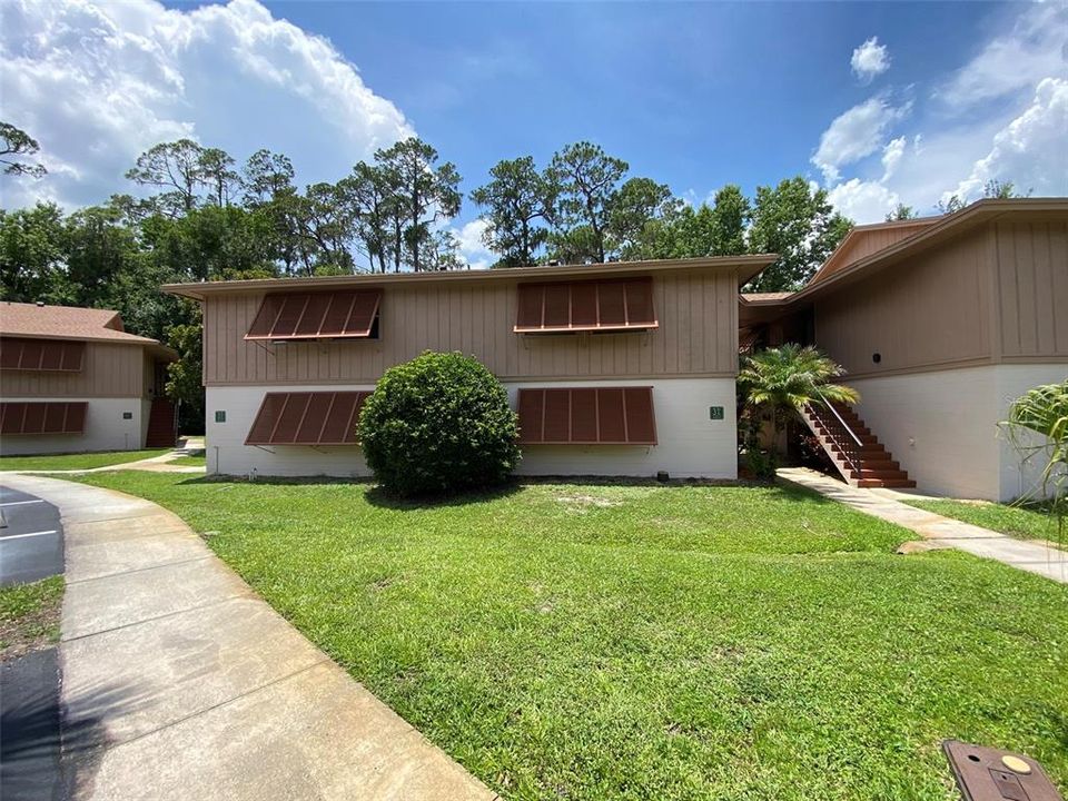 For Sale: $148,000 (2 beds, 2 baths, 897 Square Feet)