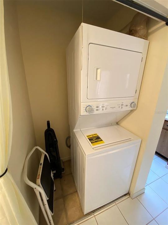 For Sale: $148,000 (2 beds, 2 baths, 897 Square Feet)