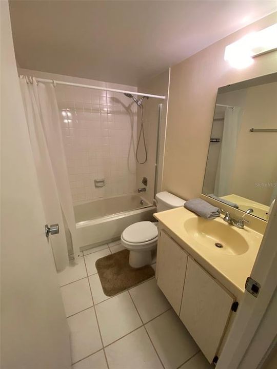 For Sale: $148,000 (2 beds, 2 baths, 897 Square Feet)