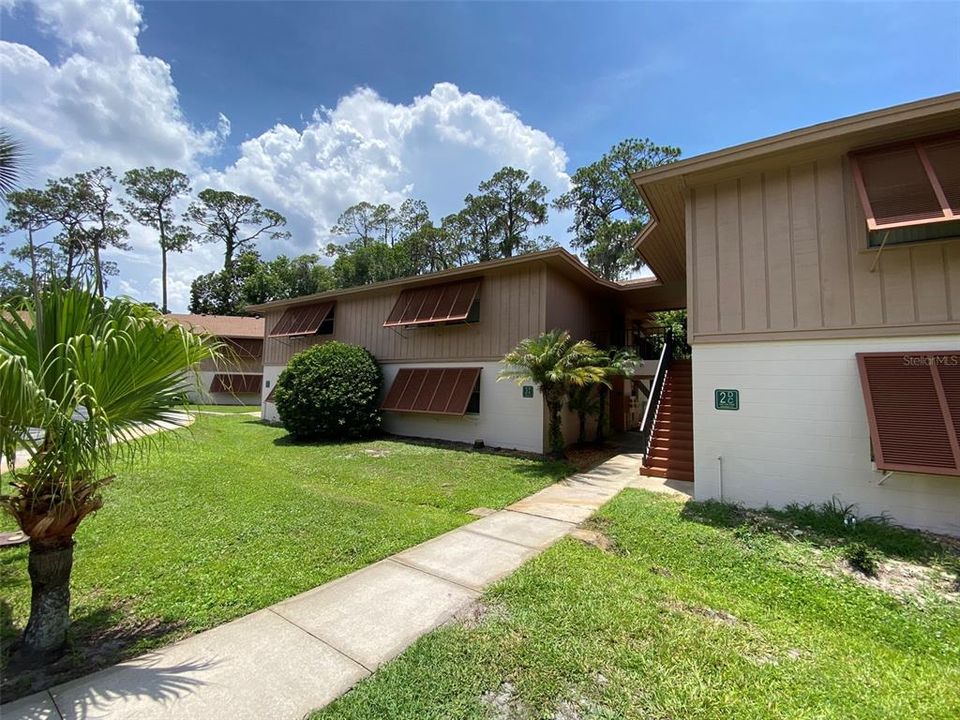 For Sale: $148,000 (2 beds, 2 baths, 897 Square Feet)