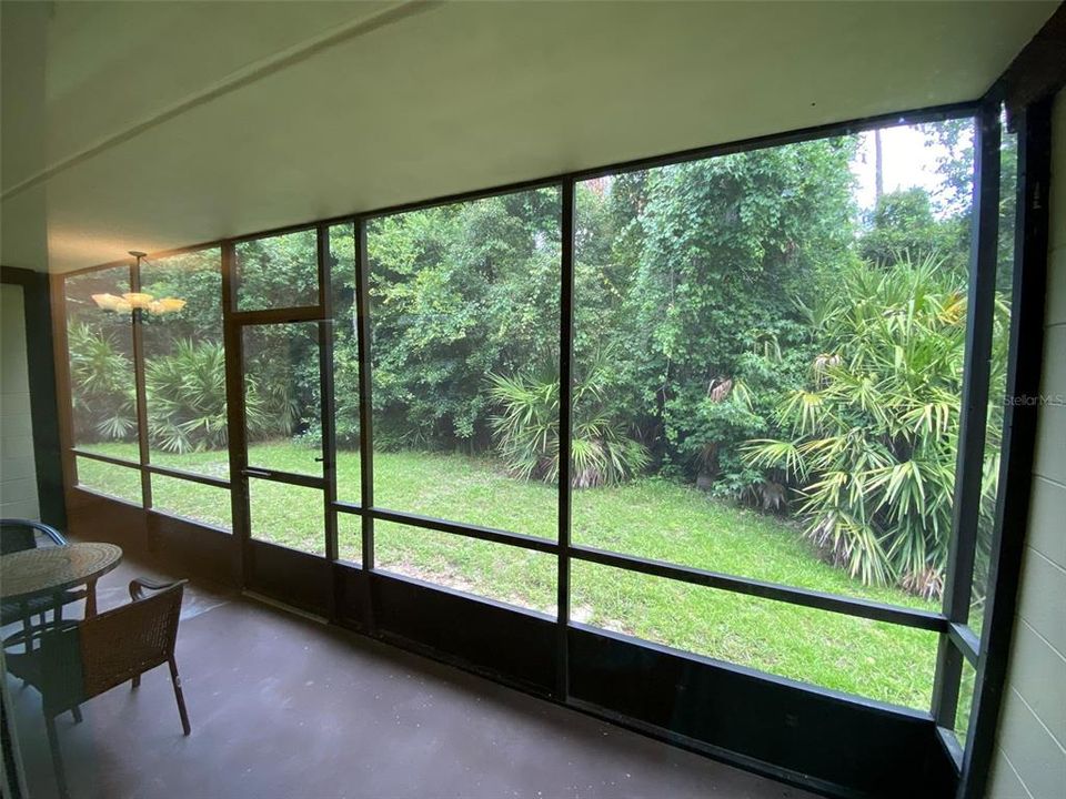 For Sale: $148,000 (2 beds, 2 baths, 897 Square Feet)