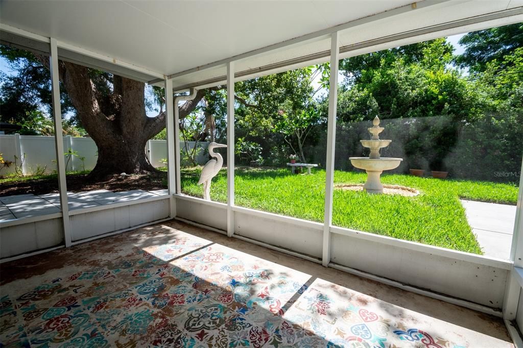 For Sale: $438,750 (2 beds, 1 baths, 1120 Square Feet)