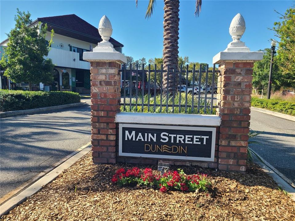 For Sale: $438,750 (2 beds, 1 baths, 1120 Square Feet)