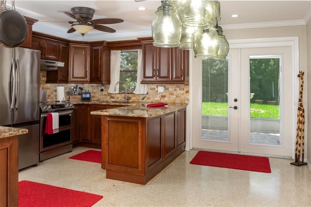 For Sale: $438,750 (2 beds, 1 baths, 1120 Square Feet)
