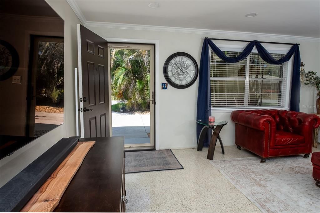 For Sale: $438,750 (2 beds, 1 baths, 1120 Square Feet)
