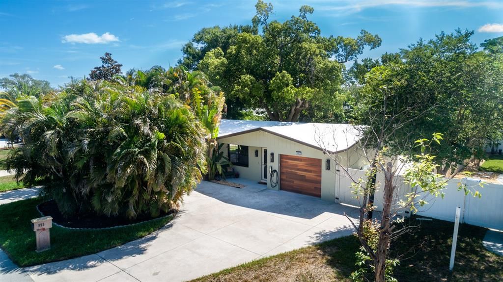 For Sale: $438,750 (2 beds, 1 baths, 1120 Square Feet)