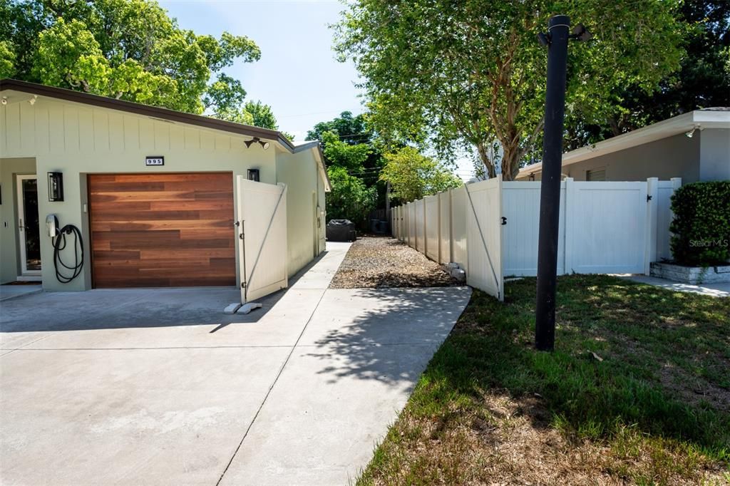 For Sale: $438,750 (2 beds, 1 baths, 1120 Square Feet)