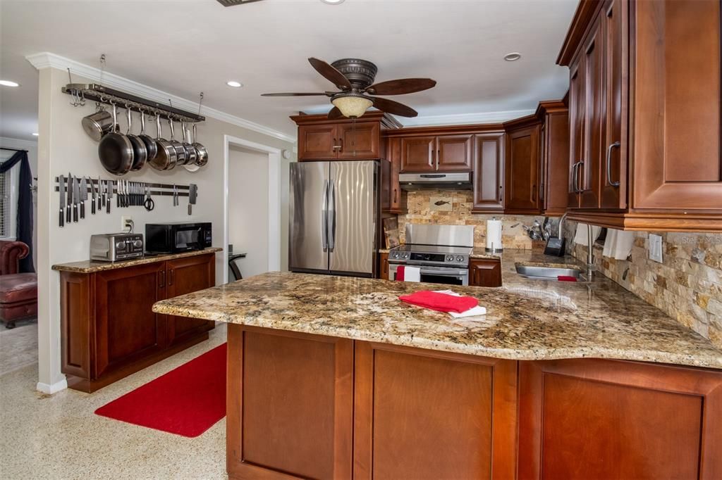 For Sale: $438,750 (2 beds, 1 baths, 1120 Square Feet)