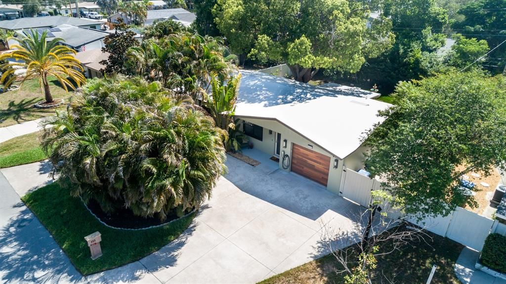 For Sale: $438,750 (2 beds, 1 baths, 1120 Square Feet)