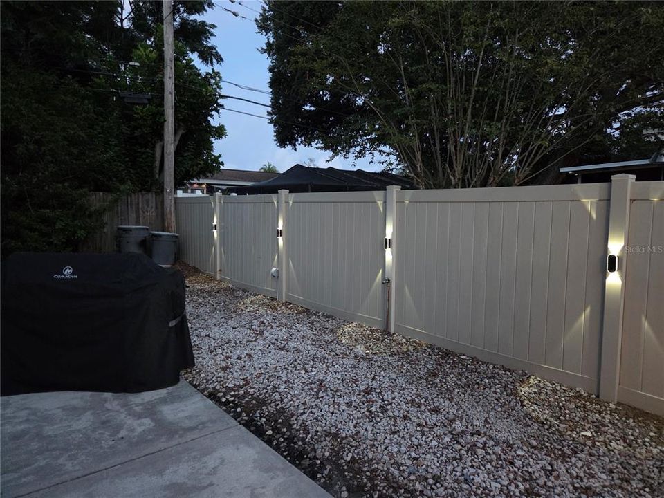 For Sale: $438,750 (2 beds, 1 baths, 1120 Square Feet)